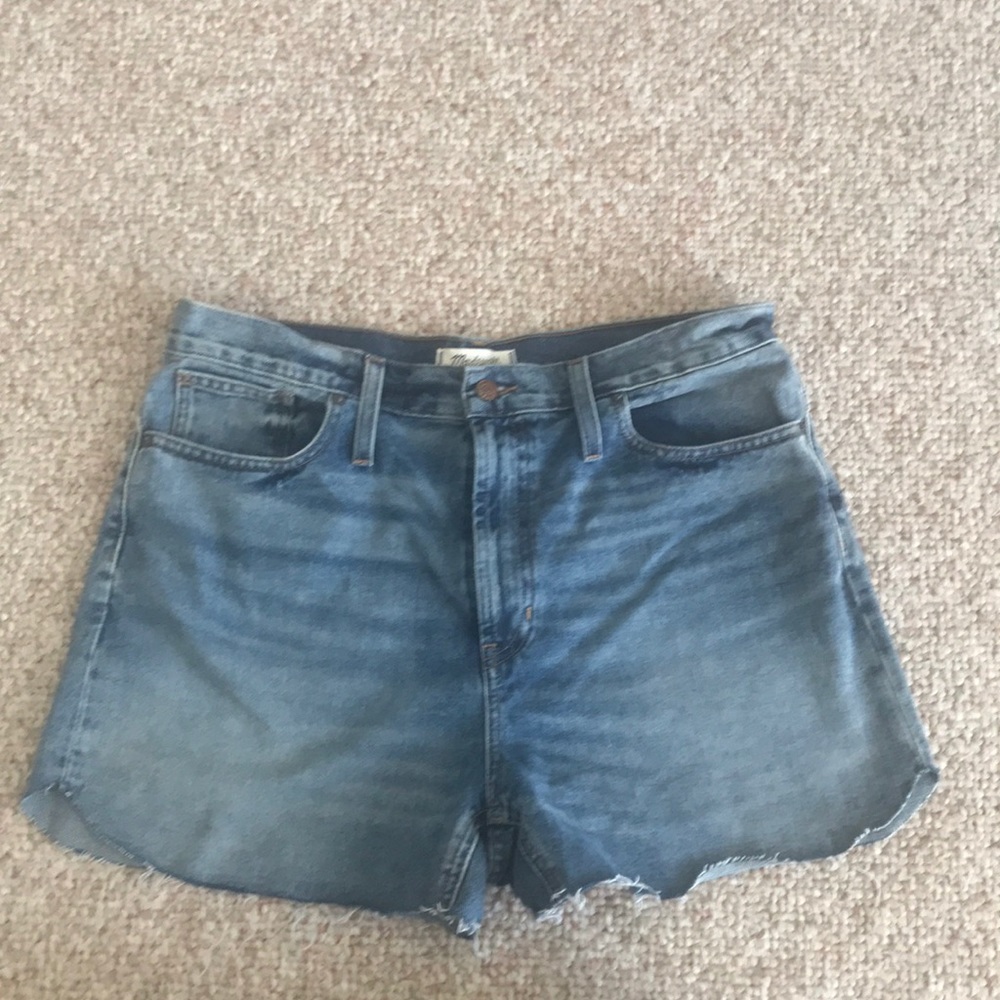 Madewell “ the perfect jean short” size 31